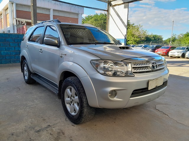 TOYOTA HILUXSW4 SRV4X4 2011